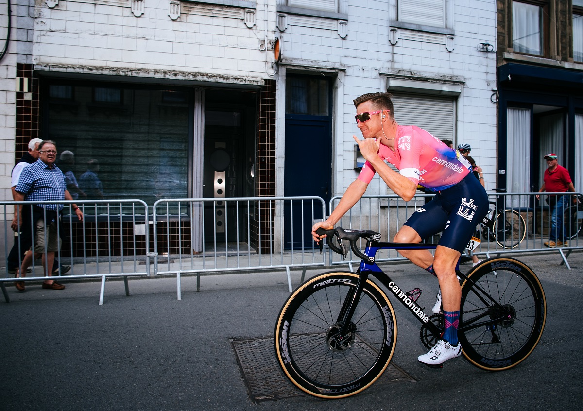 Simon Clarke at the start (ph. Gruber)