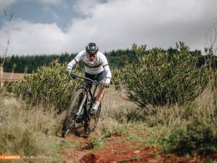 VELCAN MTB PRO TEAM CHOOSES FSA KFX RANGE