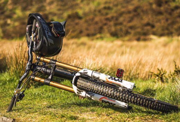 Atherton Racing bike with new Gradient cockpit! 