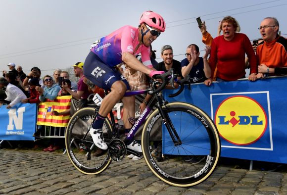 Alberto Bettiol in action (ph. Bettini)